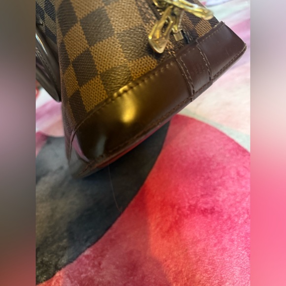 Louis Vuitton Damier Alma - Picture 4 of 16